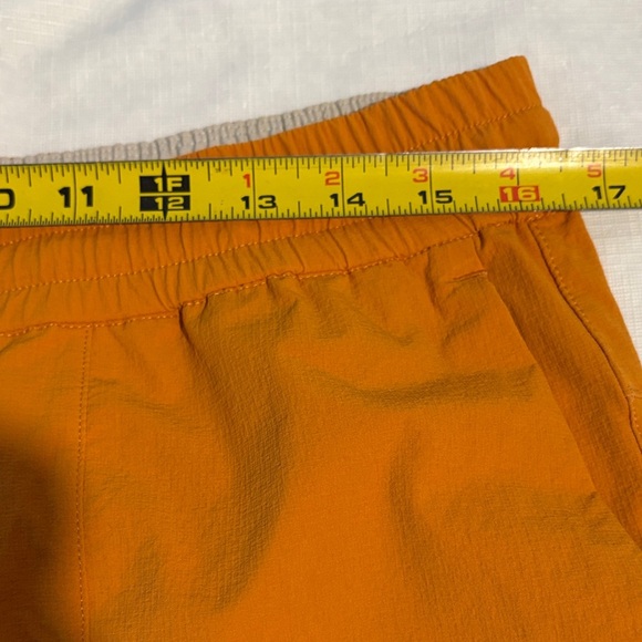 Lululemon bowline 5” Shorts - Picture 7 of 12